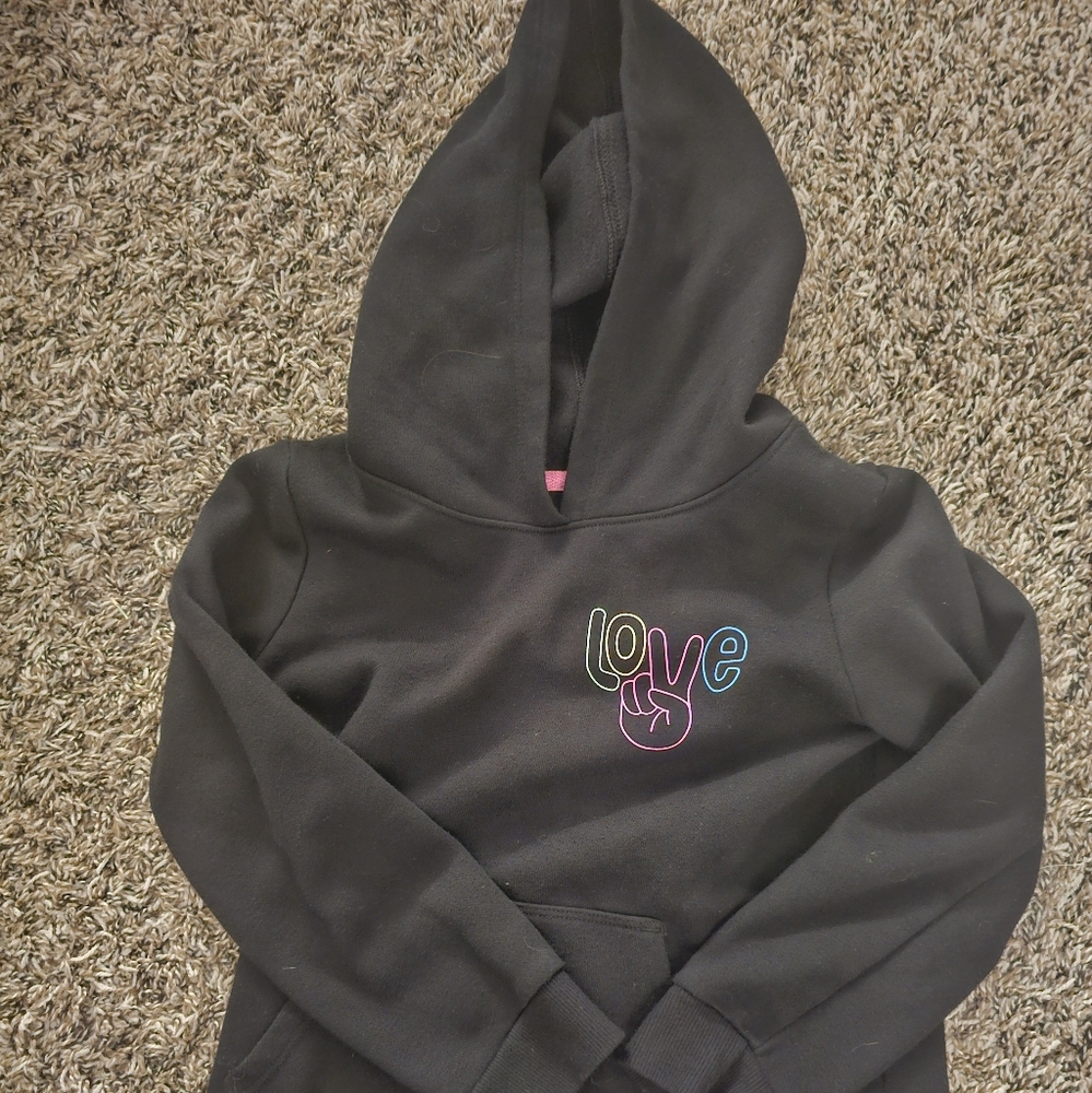 Girls cat & jack black love hoodie size sm 6/6x